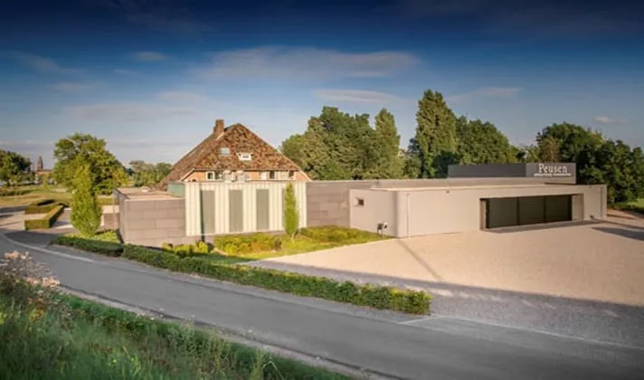 Crematory Peusen, Echt